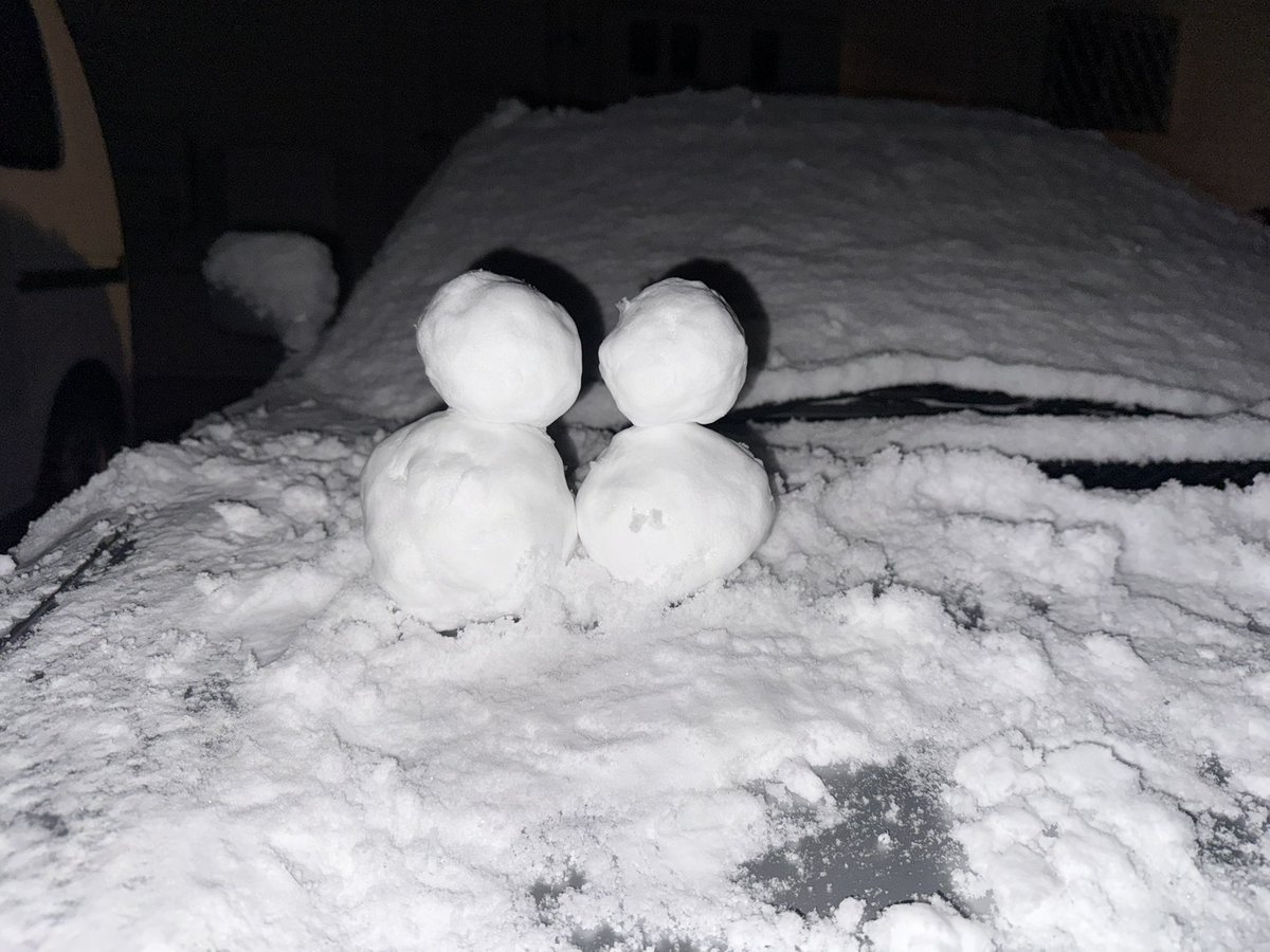 mk__420's tweet photo. 雪が降った夜に2人で雪合戦したり雪だるま作ったり
いっぱい楽しいこと付き合ってくれる👦🏻が本当に好き🤭🤍

毎日どっかで あぁ、好きやな〜って思う🙃ﾅｿﾞ https://t.co/xKKlRcGs1g