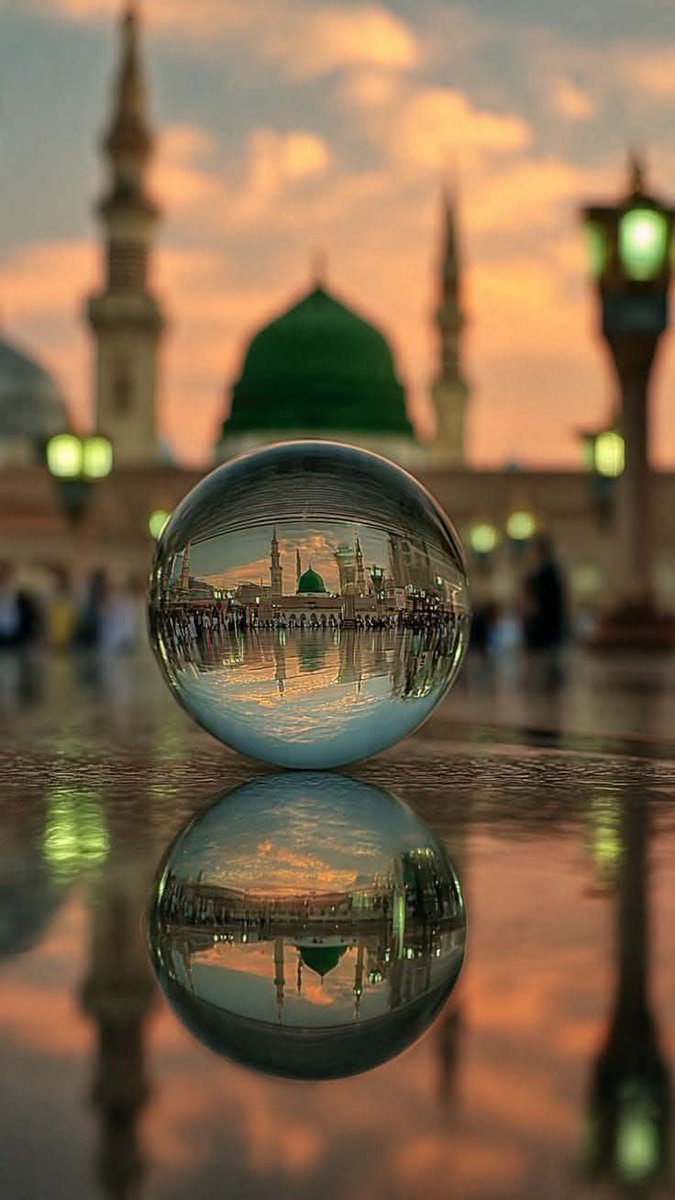 Sadece bakarsan uzak 
Yürümeye başlarsan yakınlaşır herşey 
Geçen ömür olsa da 

İyi geceler