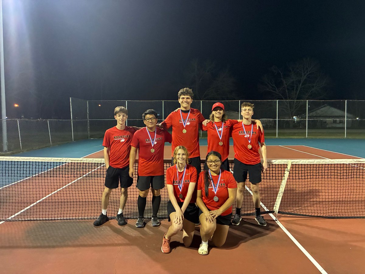 Great job to our Varsity tennis team in Thursday’s tournament. With seven schools in attendance, our team earned medals in every division we entered — an outstanding performance from start to finish.

#TakeFlight