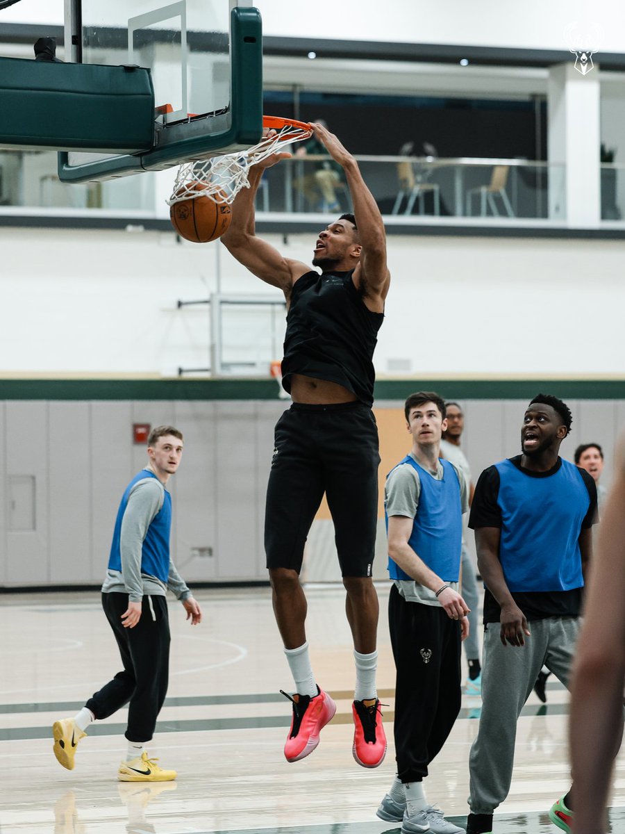 Milwaukee Bucks tweet media