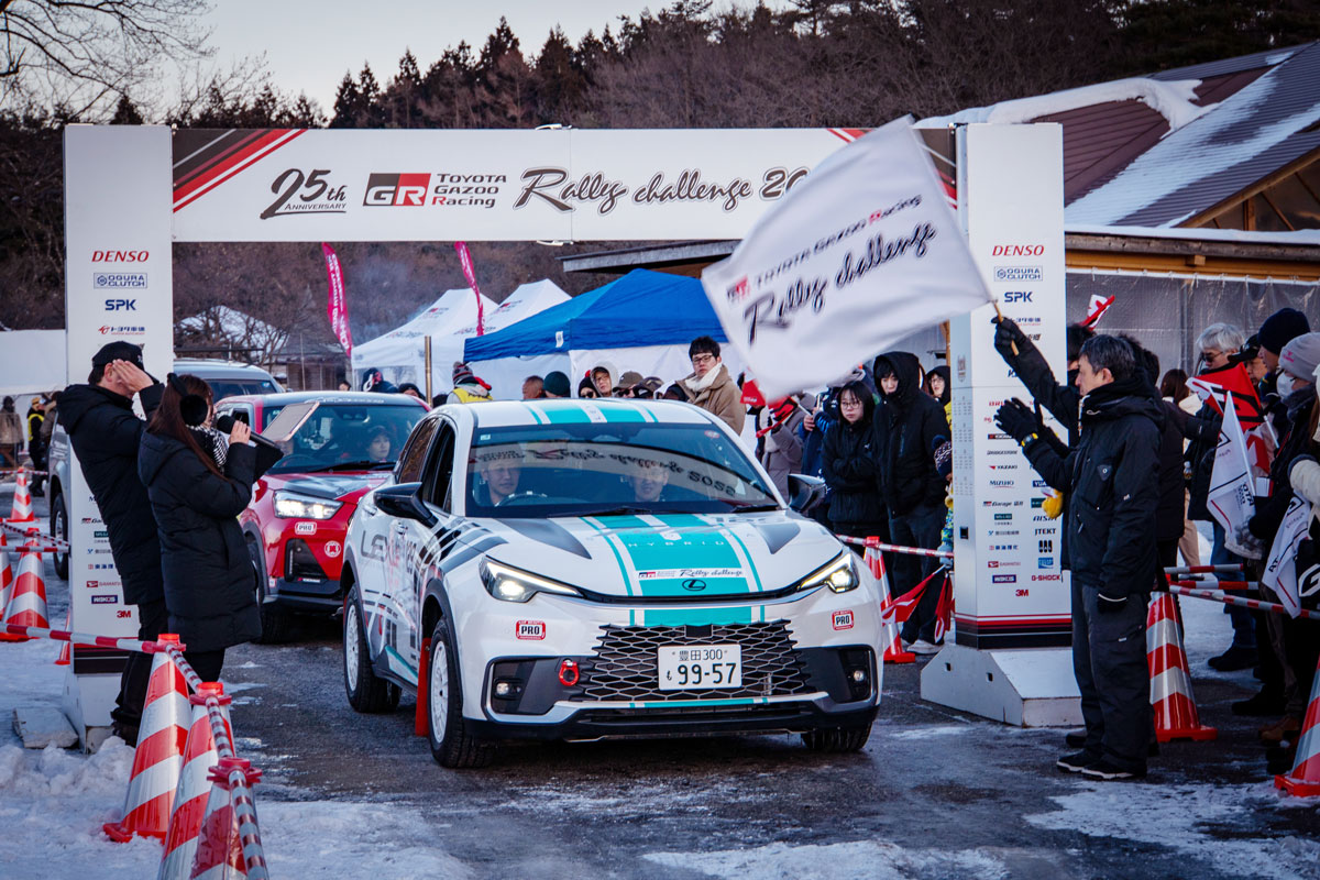 lexus_jpn's tweet photo. 【LEXUS NEWS 新着記事】
誰でも手軽にエントリーできる参加型のラリーをコンセプトに日本全国で開催されているラリーの入門クラス、ラリーチャレンジ。
雪が降り積もった2月の岩手で、スノーラリーに挑戦したLBXを取材した。
⇒ https://t.co/dyVoA4Wdqk

＃LEXUSNEWS https://t.co/wldIRpQODK
