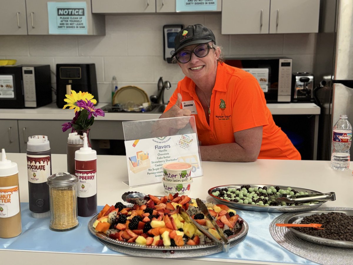 OpportunityAir1's tweet photo. Our amazing @mstpta surprised us with Monster Yogurt and all kinds of yummy toppings! Thank you so much! A delicious surprise to end our week!
#perfectpickmeup #sweetandthoughtful #bestPTAever https://t.co/VhiVYqVXFQ