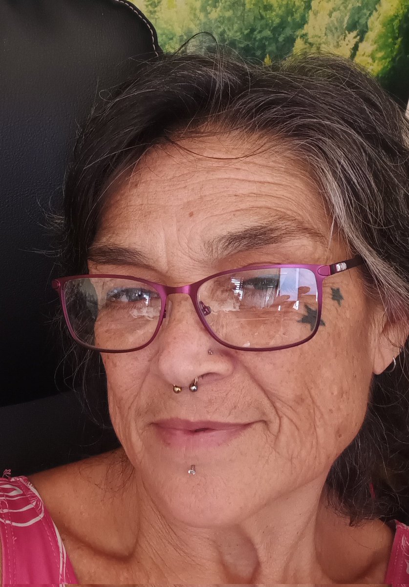 notoriouspink's tweet photo. Damn... can't believe im 56 ... lol... old ass bitch https://t.co/u4Vlu8KtDy