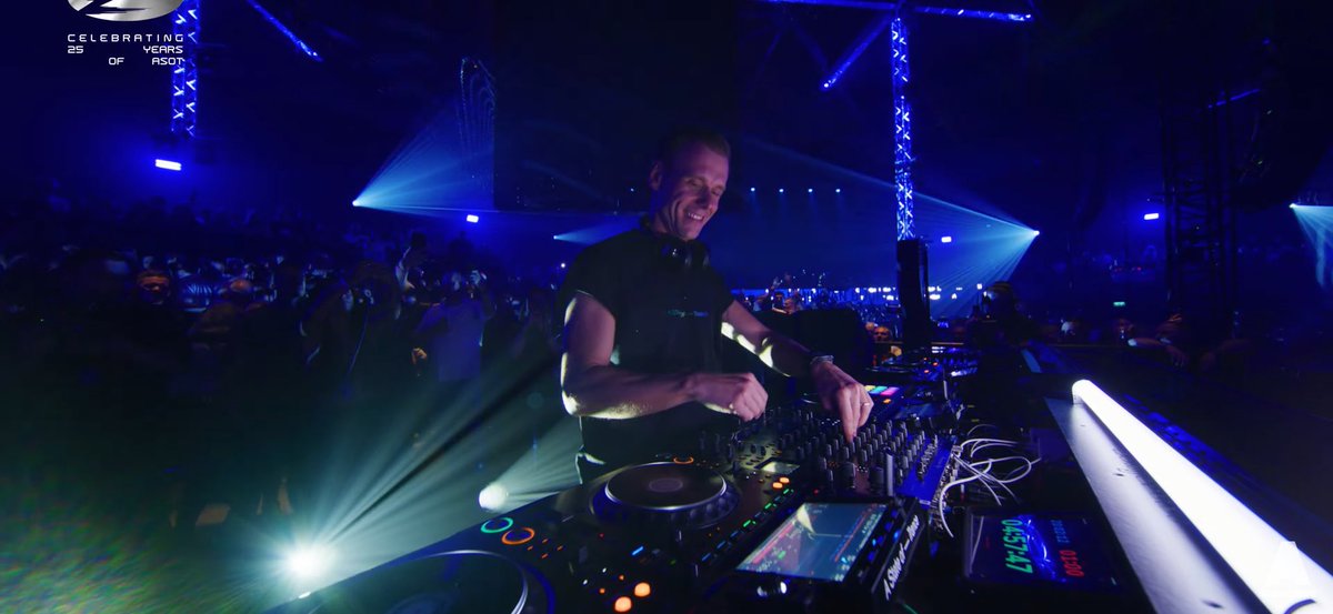 Tranceguurl's tweet image. The love of my lifeeeeee😍😍😍

#ASOT #ASOT25years