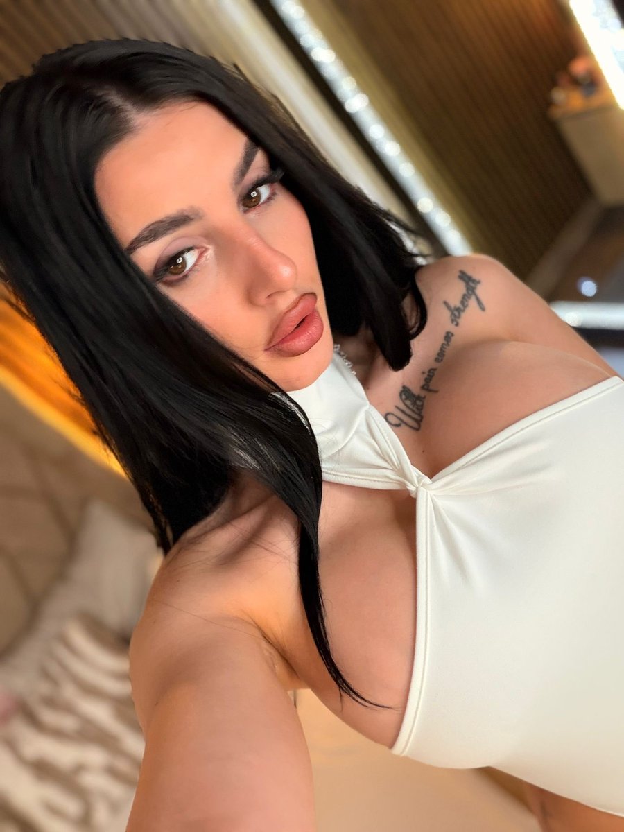 AmyBlairOff tweet media