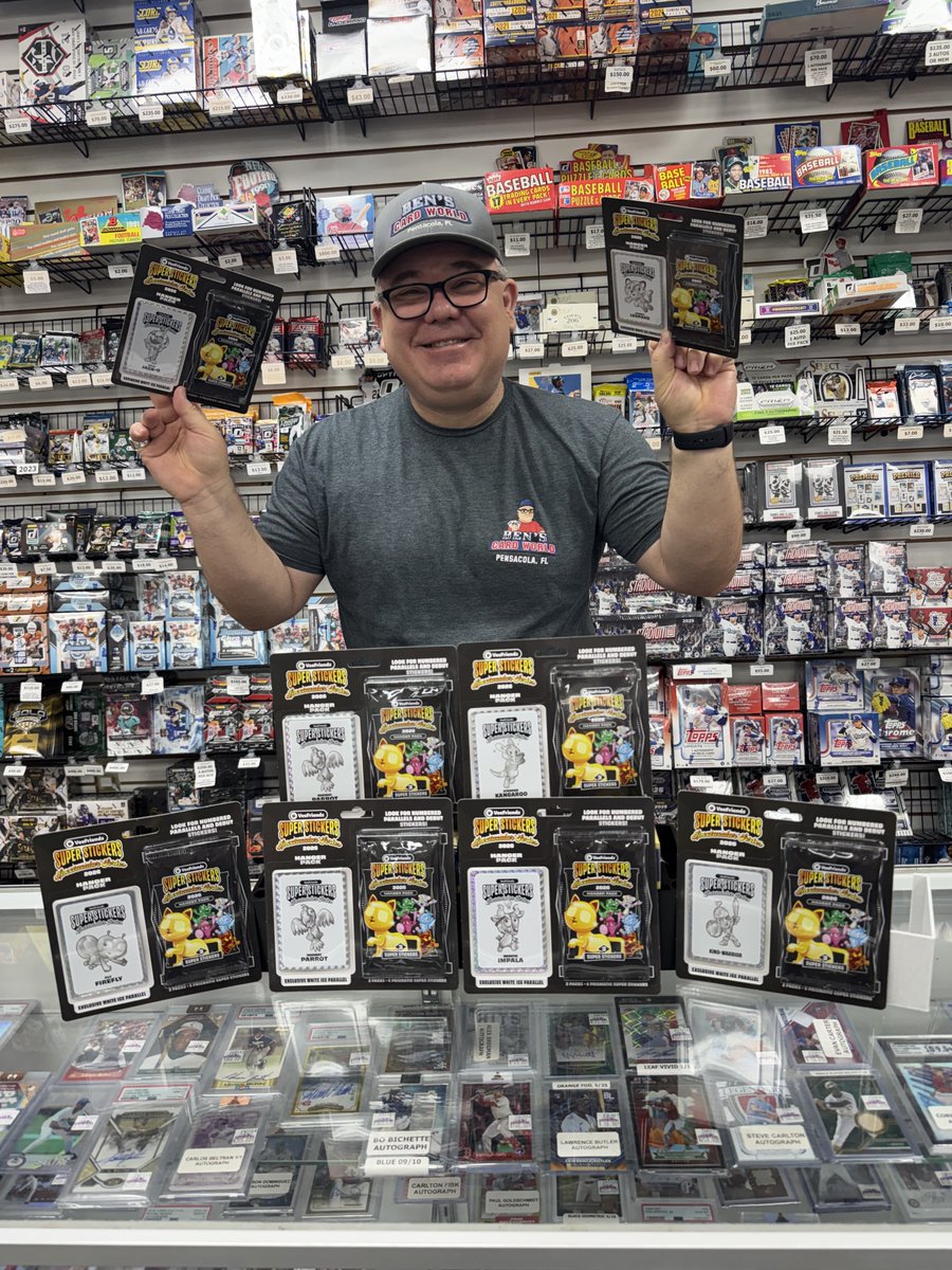 Ben's Card World tweet media