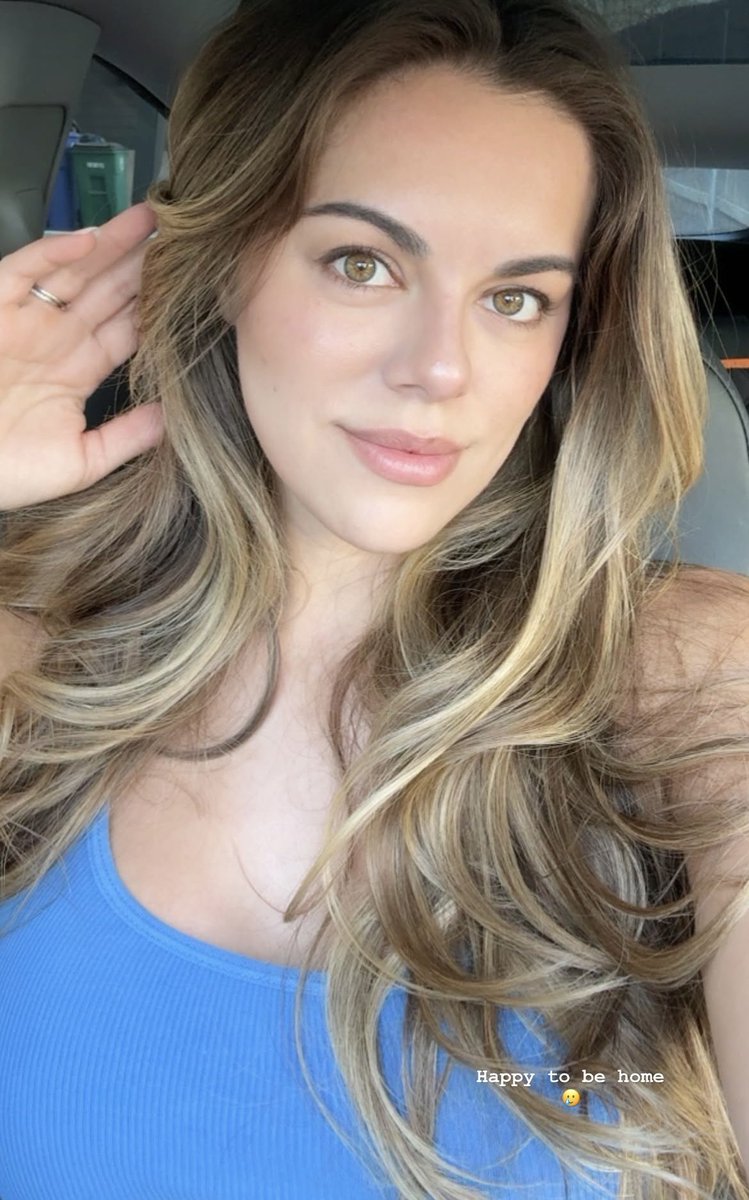 AlexisExclusive's tweet image. Happy to be home 🩵✨
(via @alexisdebello IG)

#HomeSweetHome #CreatorLife