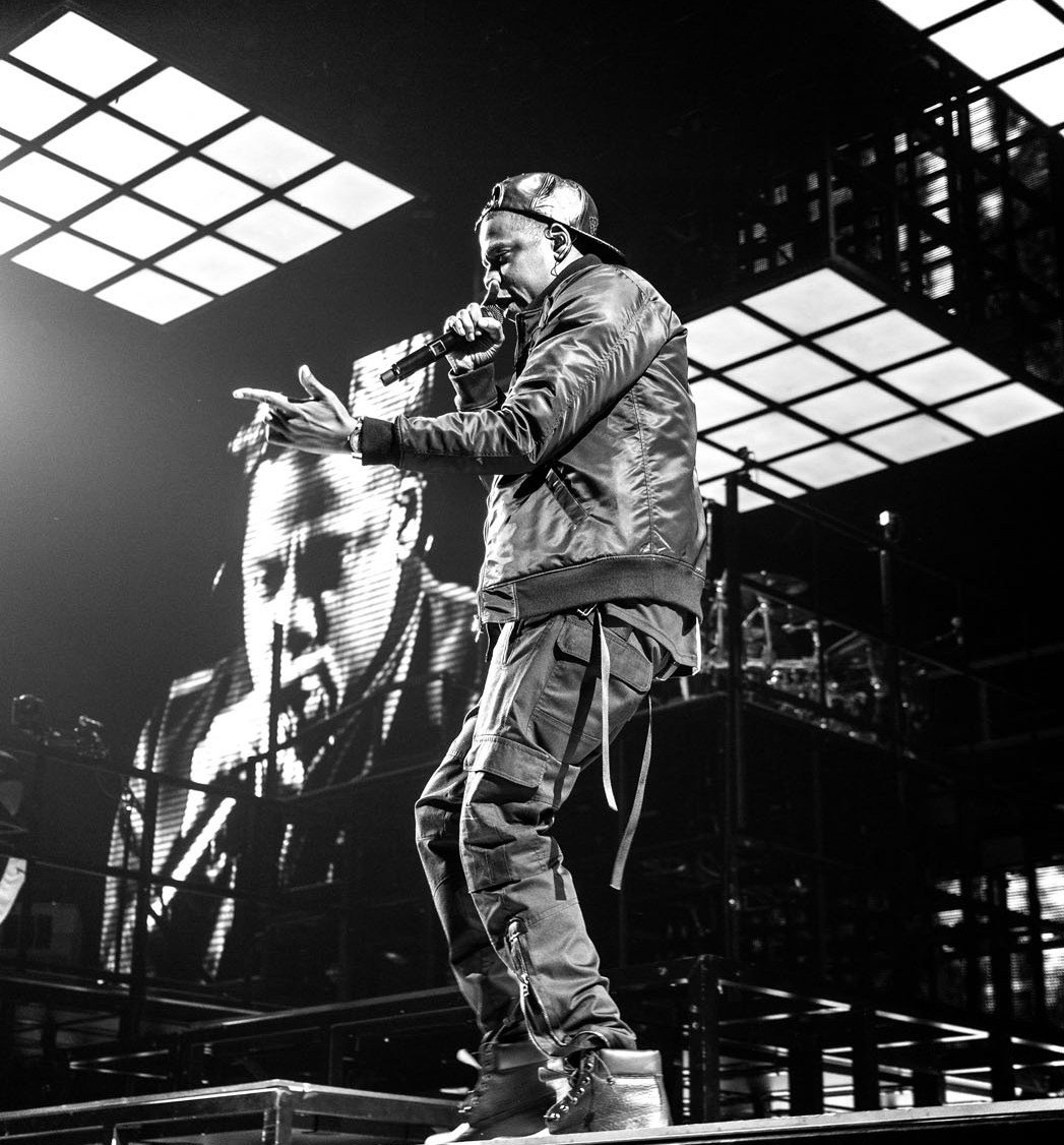 💰 The Billionaire Beat: The World's Wealthiest Musicians

​1 🇺🇸 Jay-Z: ~$2.8 Billion
2 🇺🇸 Taylor Swift: ~$2.1 Billion
3 🇺🇸 P. Diddy: ~$2.1 Billion
4 🇧🇧 Rihanna: ~$1.4 Billion
5 🇺🇸 Dr. Dre: ~$1.3 Billion
6 🇬🇧 Paul McCartney: ~$1.25 Billion
7 🇺🇸 Bruce Springsteen: ~$1.2 Billion
8