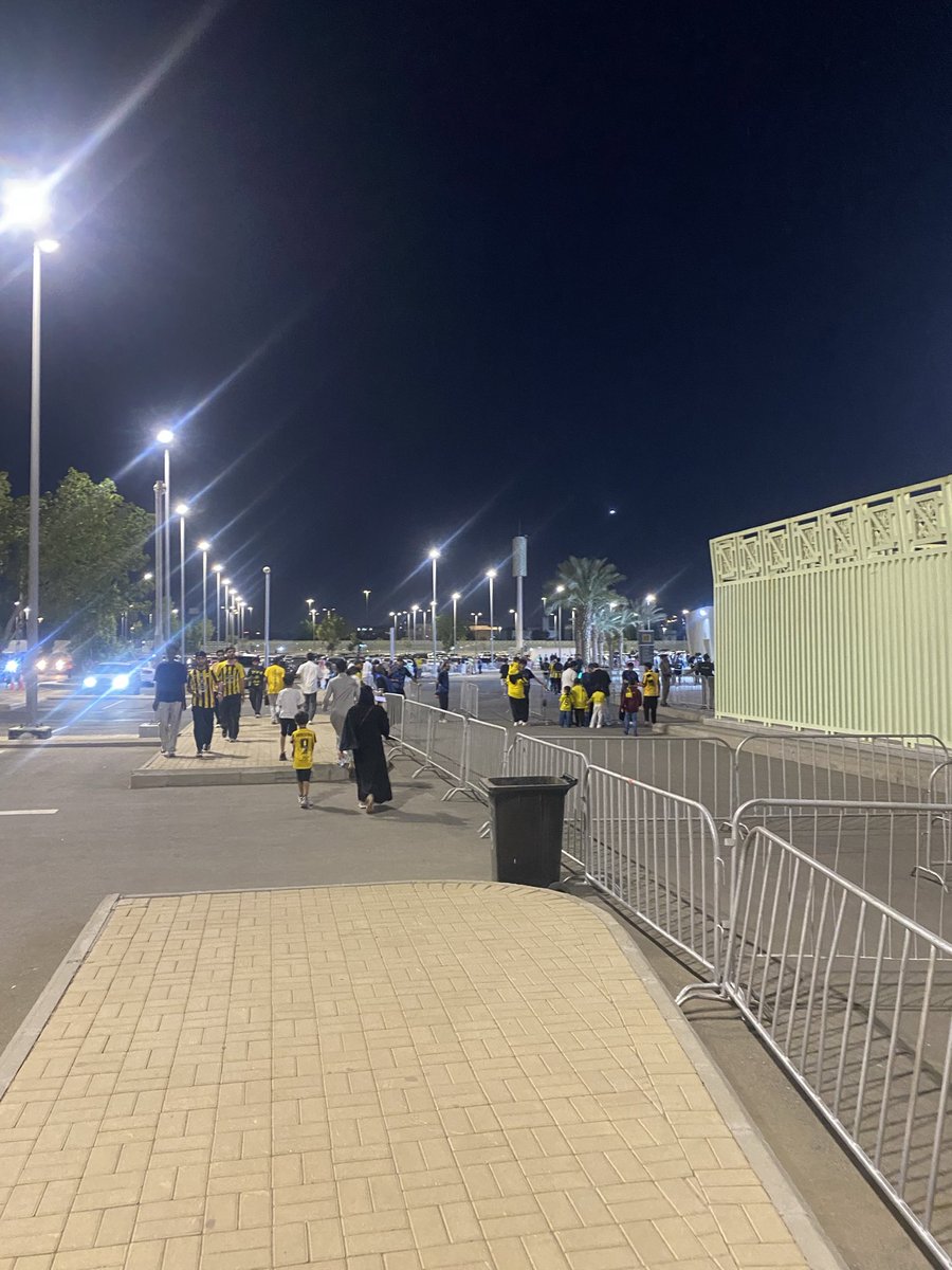 الجمهور في الخارج متأخرين #الاتحاد_الخليج