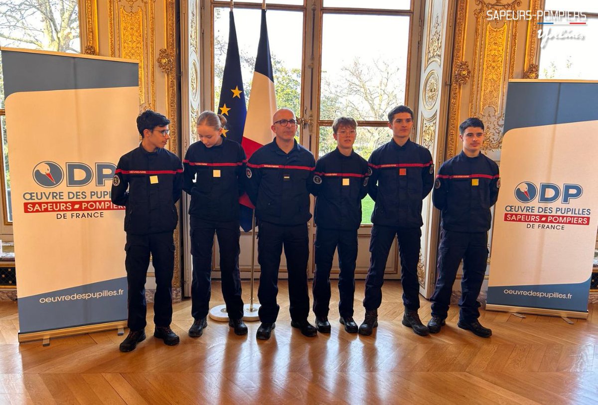 pompiers78's tweet image. #JSP | Hier, des jeunes sapeurs-@pompiers78 ont eu la fierté de visiter l'@AssembleeNat et rencontrer Mme @YaelBRAUNPIVET grâce à l'@OdpPompiers et @PompiersFR. Merci ! 🙏