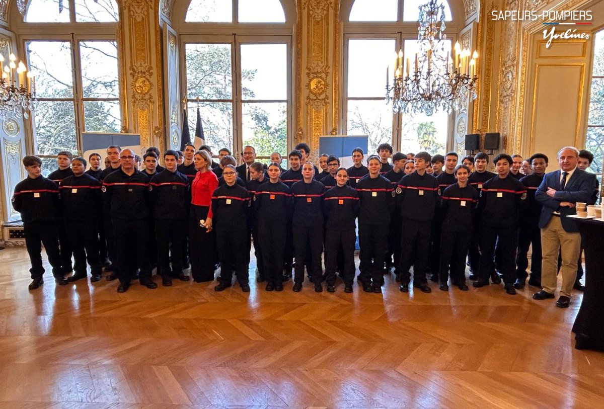 pompiers78's tweet image. #JSP | Hier, des jeunes sapeurs-@pompiers78 ont eu la fierté de visiter l'@AssembleeNat et rencontrer Mme @YaelBRAUNPIVET grâce à l'@OdpPompiers et @PompiersFR. Merci ! 🙏
