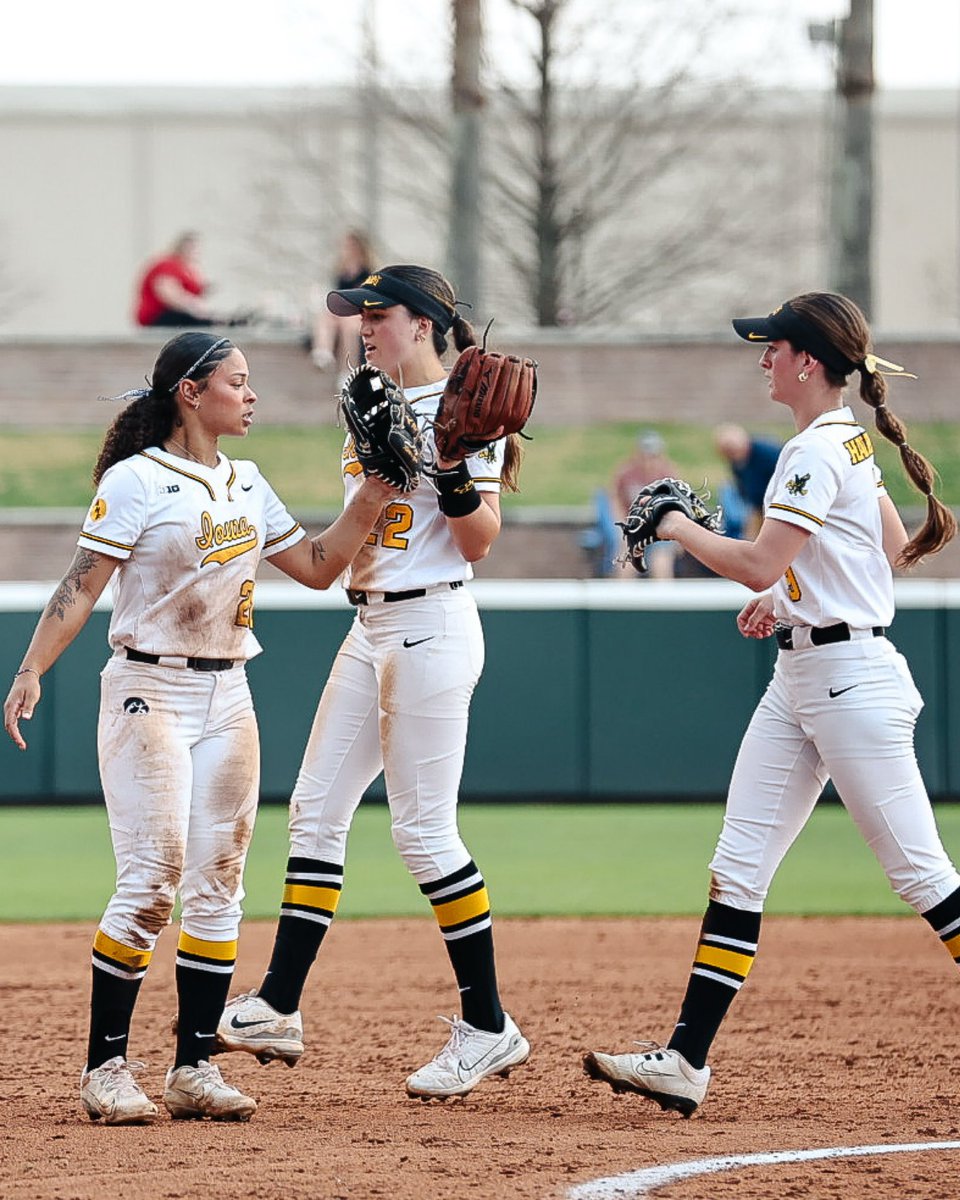 Iowa Softball tweet media