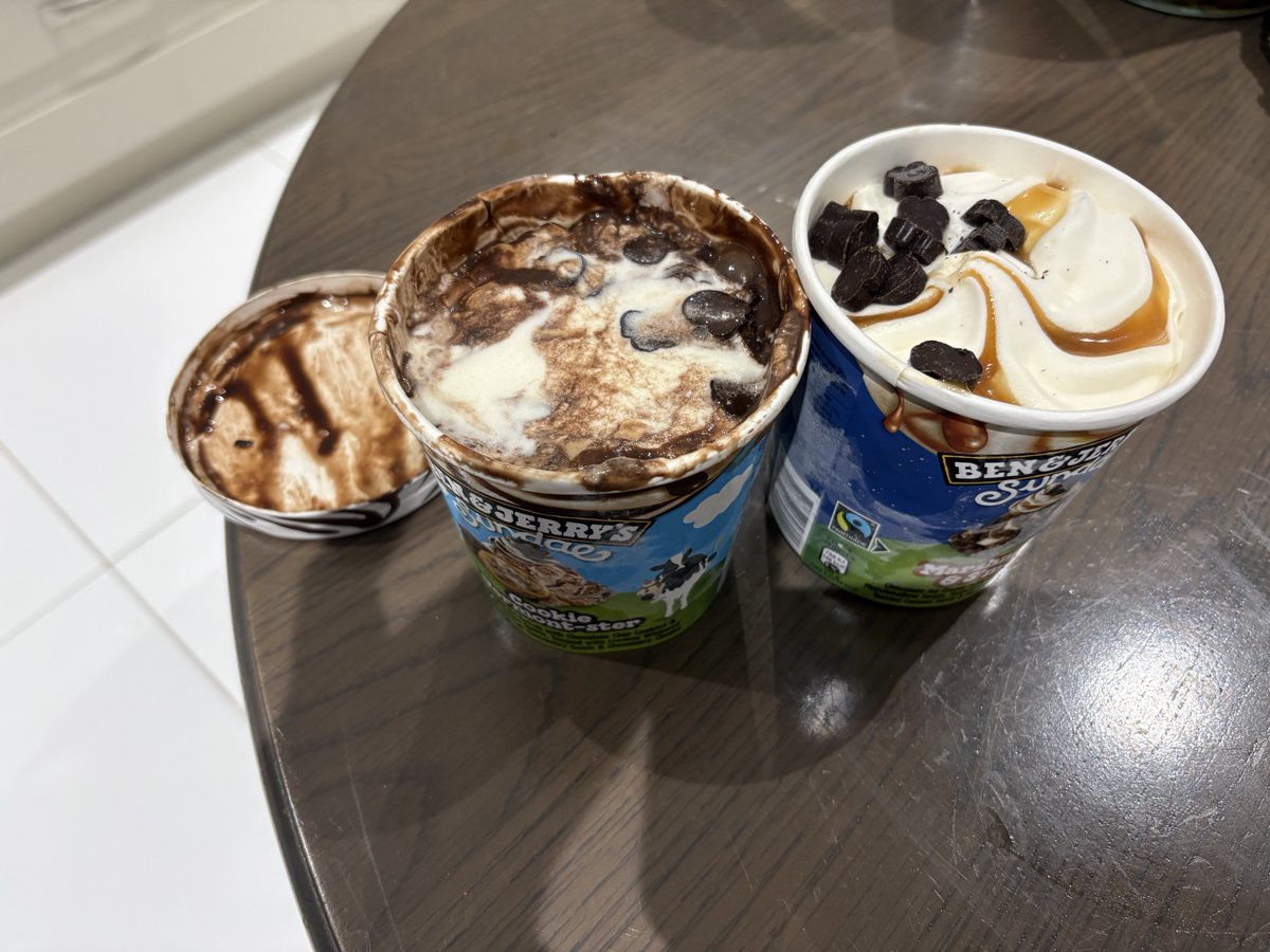 dootsy's tweet photo. ⁦@benandjerrysUK⁩ ⁦@Morrisons⁩ two freshly opened tubs. One looks normal, one looks like it’s either been defrosted and refrozen or someone in the factory has had a nibble before packaging it! Neither option is good! https://t.co/2oPYcIHOHw