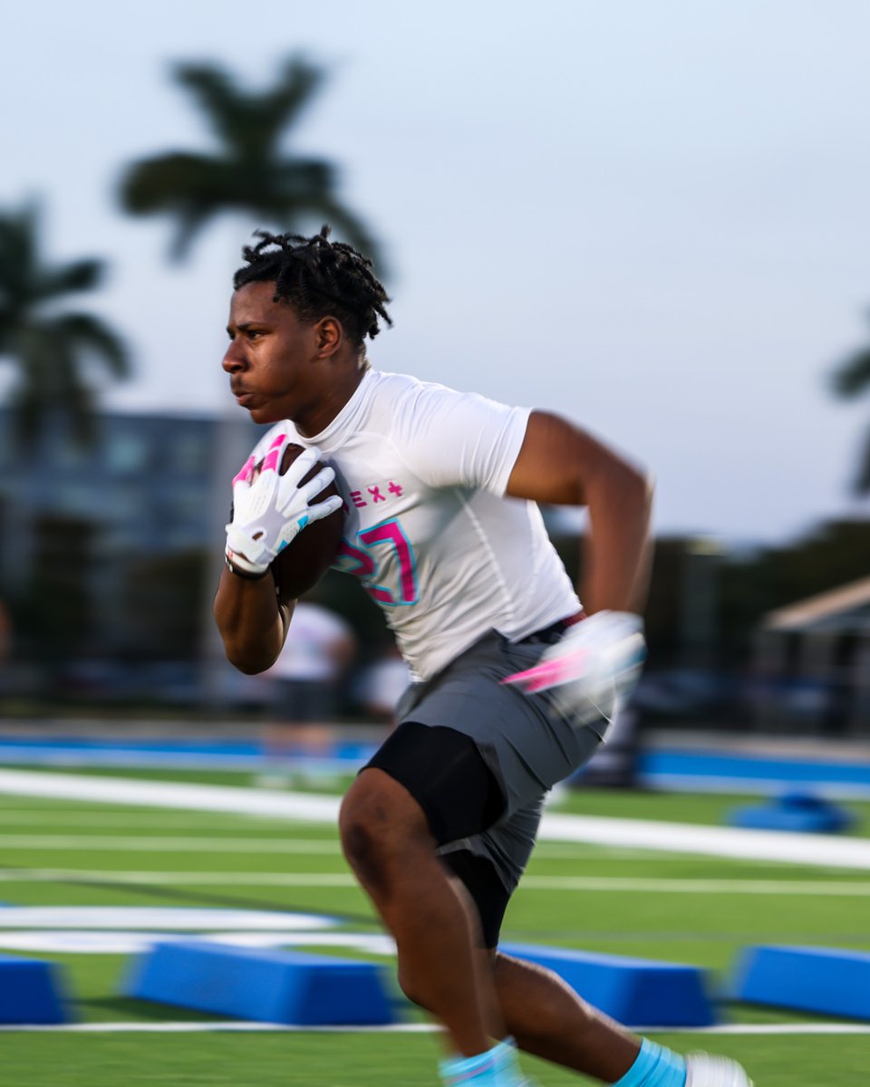 IMG Academy Football tweet media
