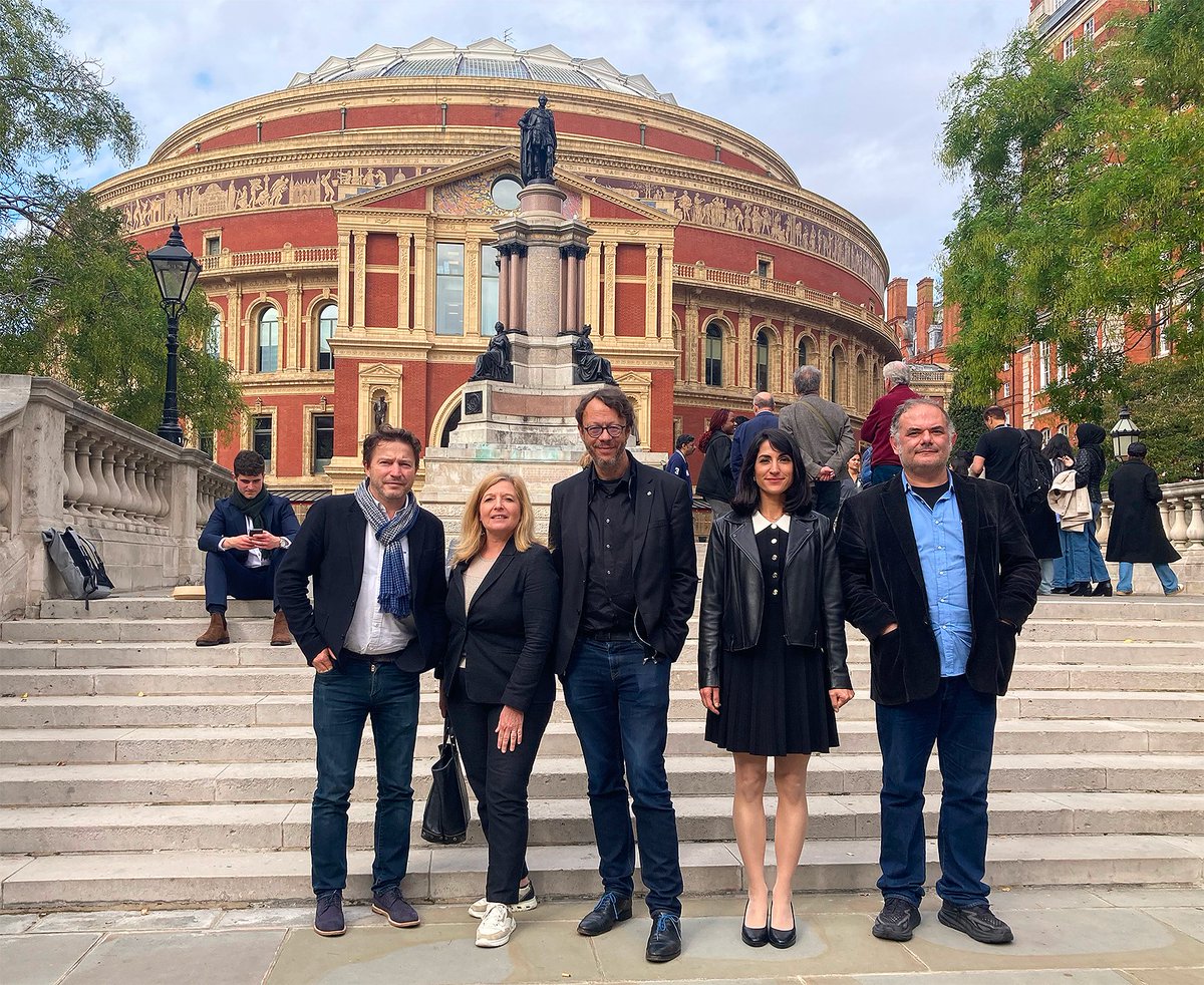 ImperialMaths's tweet photo. Interactive mathematics: a strategic visit by Insmi to IRL Abraham de Moivre - October 2025 visit to explore possibilities for further collaboration.
https://t.co/DbOyLjBSBf https://t.co/7grBKd8kwb