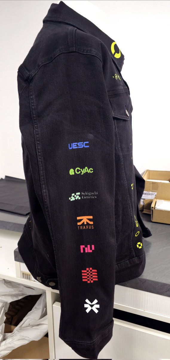 GIVEAWAY TIME 💚🐛

Rules: 

Must be 18+
Follow, like, repost and tell me what you like most from the server slam so far.

🔹1x Custom Marathon Jacket, winner gets to customize it with me!

WINNER WILL BE RANDOMLY DRAWN MONDAY 3PM CET (using xpicker).

important infos ⬇️