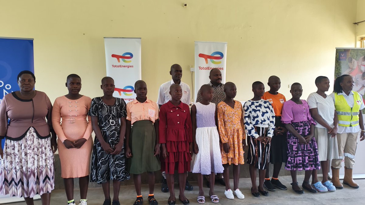 TotalEnergiesUG's tweet photo. We’ve awarded 20 new secondary school scholarships to girls from Buliisa and Nwoya, enabling them to begin O‑Level studies. They will study at St. Andrea Kaahwa’s College in Hoima and Ocer Campion Jesuit College in Gulu, with both schools chosen for their strong academic performance and learner support systems.

#GrowingTogether #CreatingSharedValue #TilengaProject