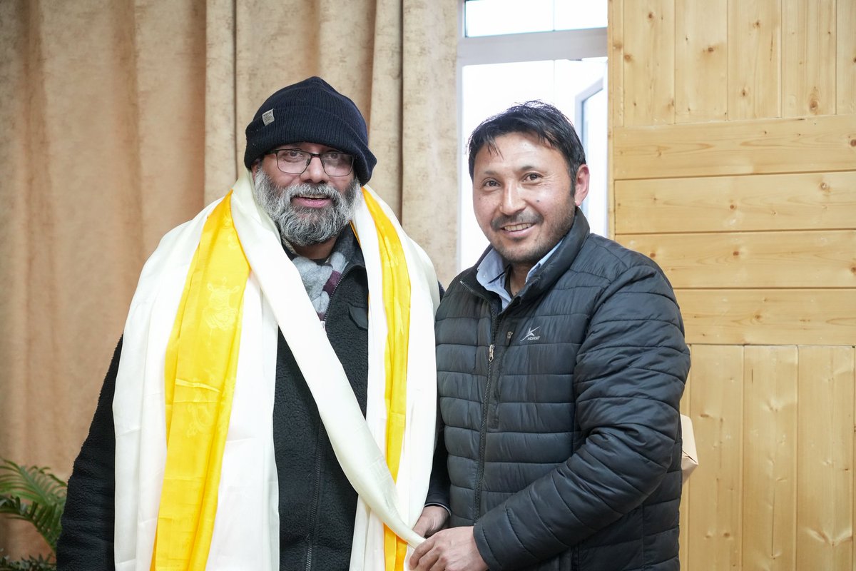 DIPR_Ladakh's tweet photo. Administration of the Union Territory of Ladakh organised a farewell programme for outgoing Administrative Secretary Michael M. D' Souza in recognition of his dedicated service to the Union Territory.

@dio_leh @DIPR_Kargil @ddnewsladakh @airnewskargil @GulistanLadakh_ https://t.co/KvIlrpftMl