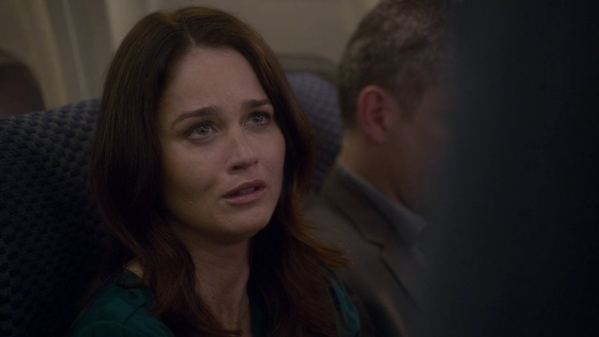 when he says “ily” but patrick jane sped to the airport, climbed over a fence, injured his ankle, boarded a plane full of people and confessed his love to the girl he’s been pining after for years bc he “can’t imagine waking up knowing he won’t see her”-
the bar is in outer space