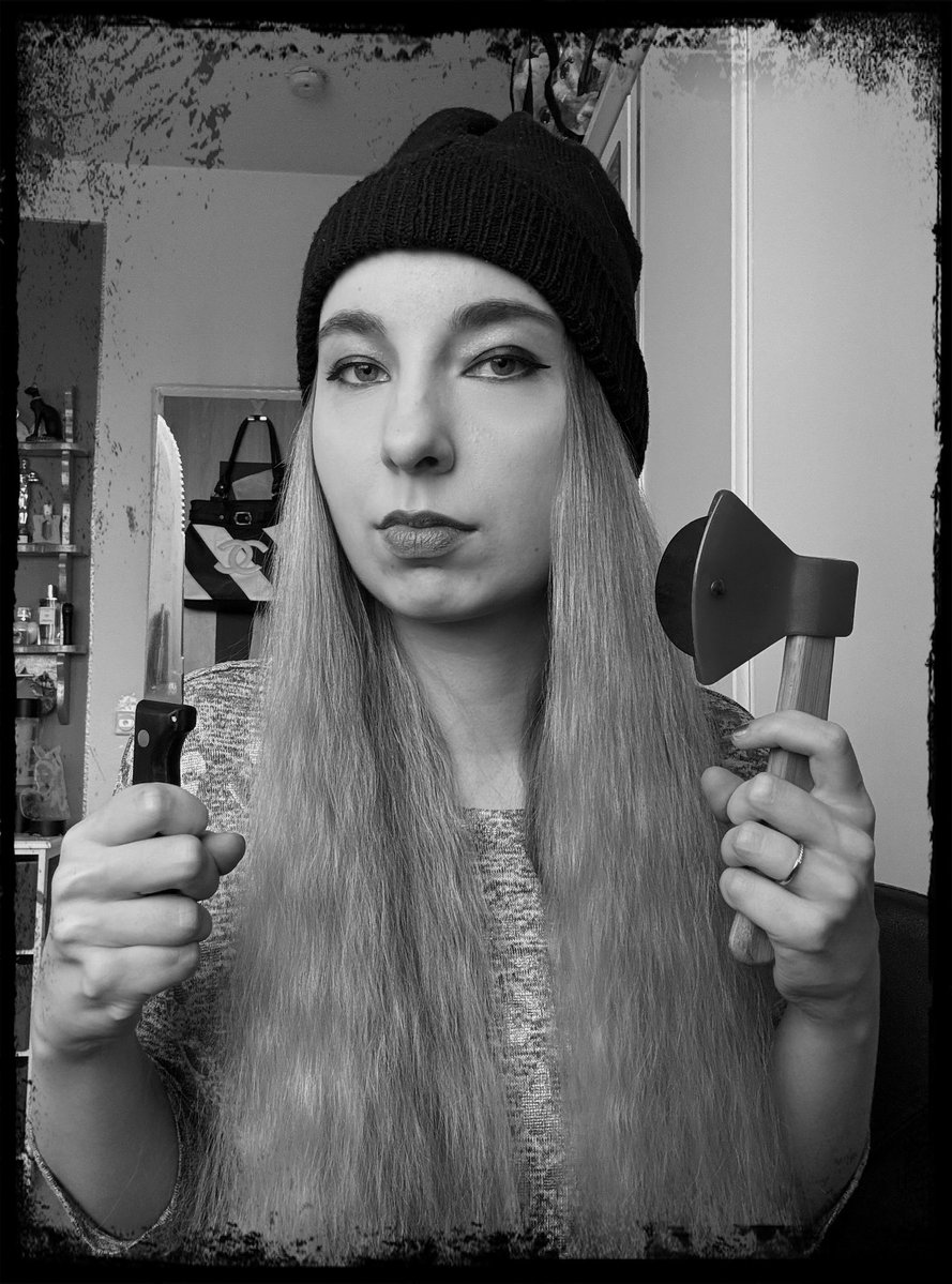 iHowleen tweet media