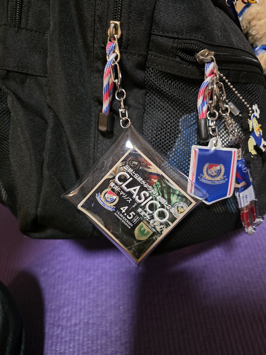 去年貰ったステッカーを入れてみた ステッカー入れるなら別のやつも