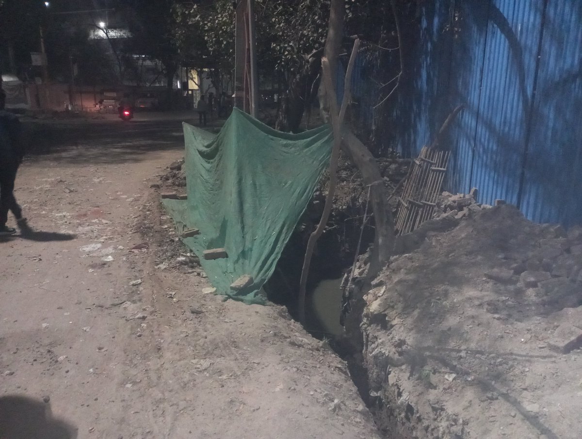 Thanks madam <a href="/gupta_rekha/">Rekha Gupta</a> and <a href="/CMODelhi/">CMO Delhi</a> . After 4 days but some arrangements are there. Still risk is high.