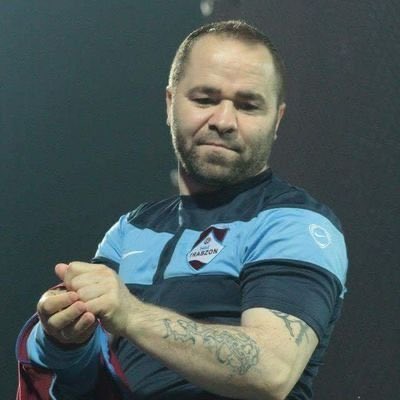 UltrasTurkish's tweet photo. Trabzonlu Gençler Lideri Mehmet Fındıkçı, Atatürk'e hakaret gerekçesiyle kulüp üyeliğinden ihraç edildi. 

❌ Müsabakalar dahil olmak üzere Trabzonspor’un tüm sportif ve sosyal faaliyetlerine katılımı tamamen yasaklandı. https://t.co/jEexztykq0