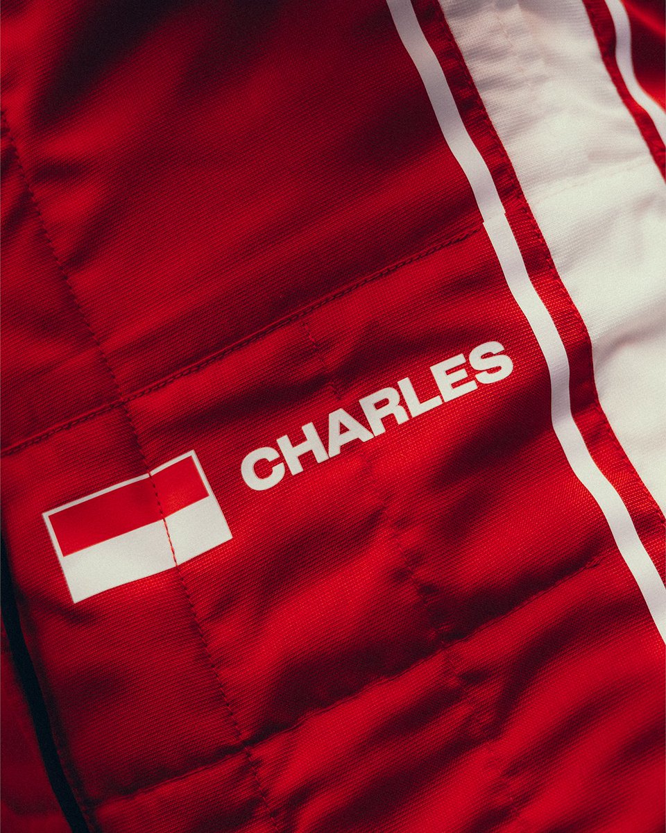ScuderiaFerrari's tweet photo. Admiring the details up close 🔥 https://t.co/6yfcDKNTel