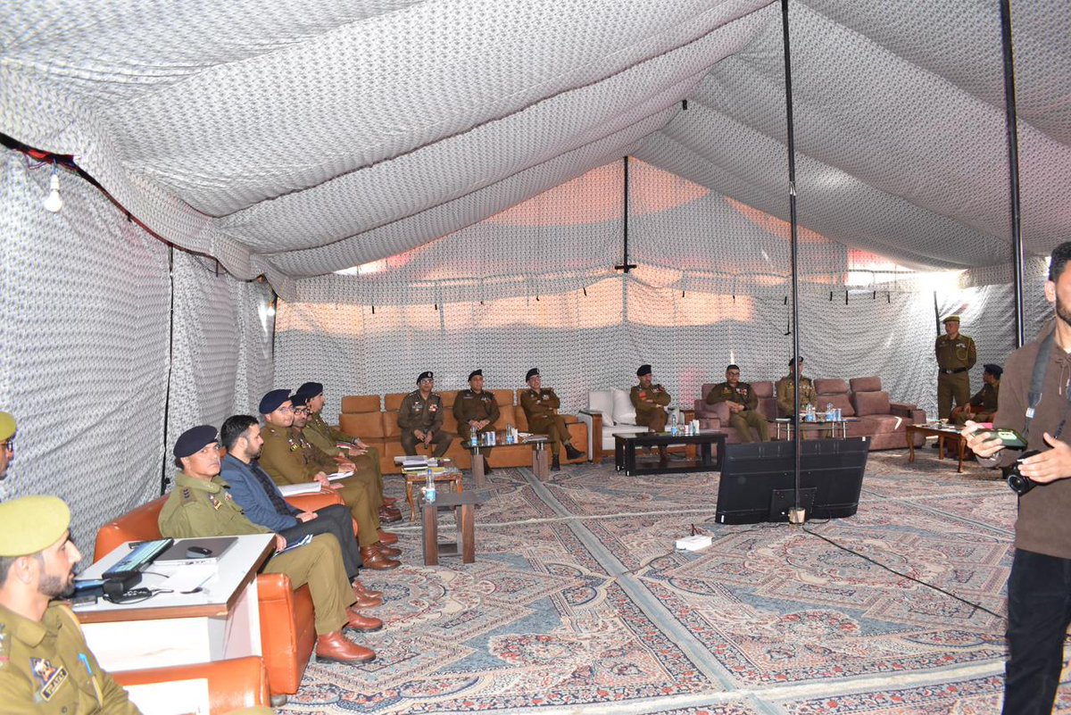 DISTRICT POLICE HANDWARA tweet media