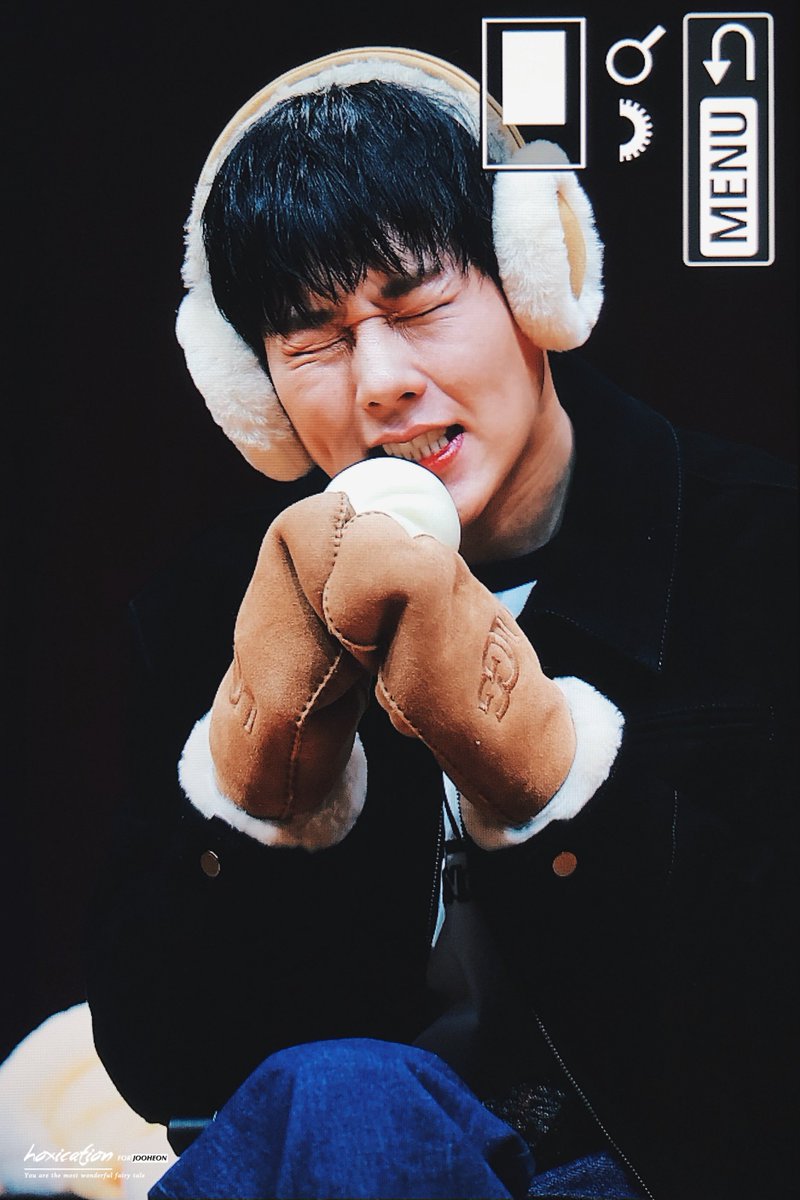허시케이션 tweet media
