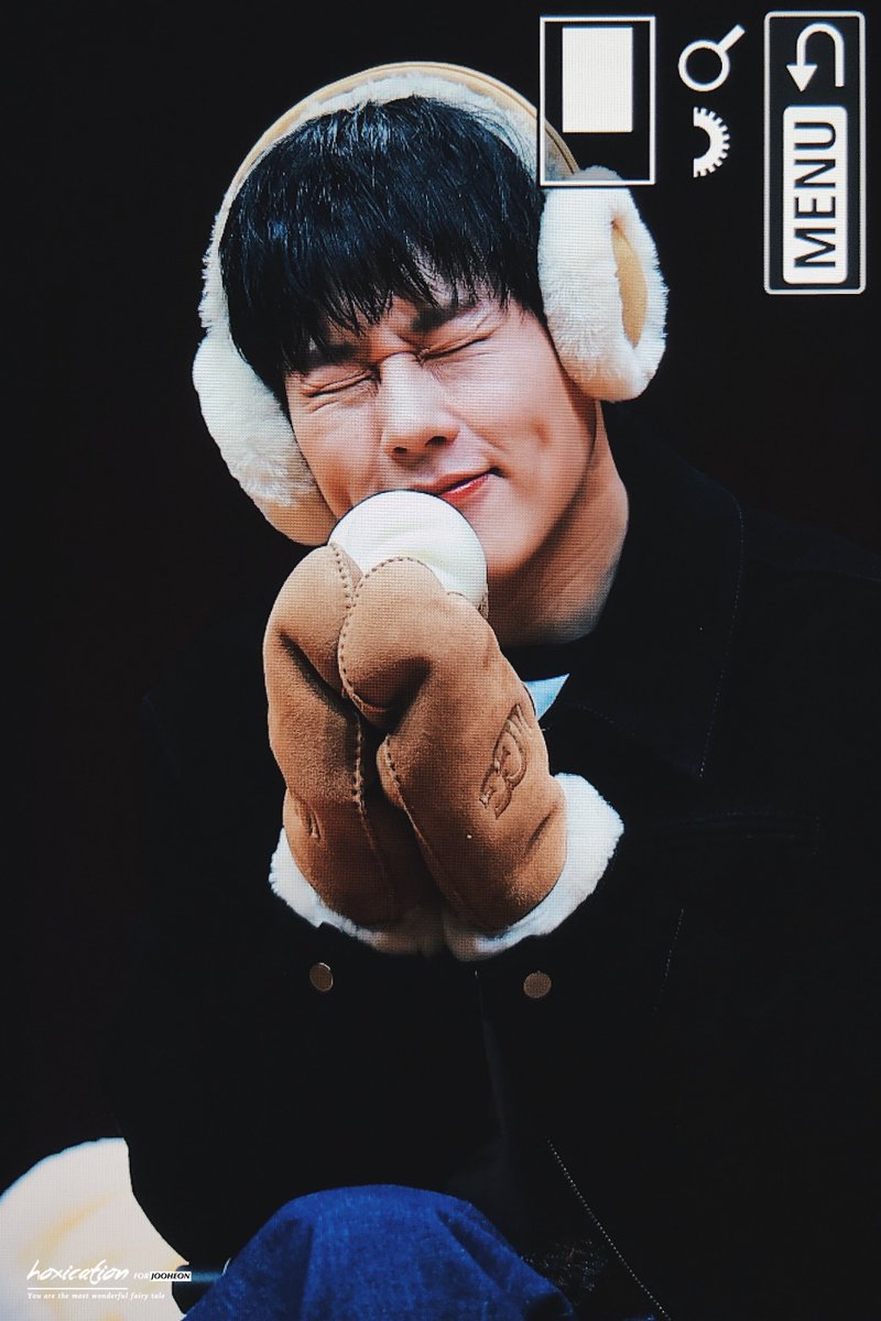 허시케이션 tweet media