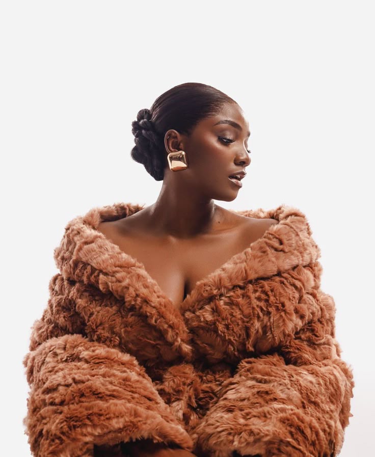 Ever since MIRABEL turned the entire nation on frenzy and emotional trauma weeks ago, I haven't heard anything again till date.

Quick question for y'all.. Is

MIRABEL still victim or SIMI is the real one at the moment