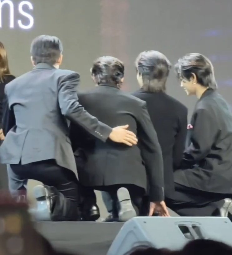 𝗔𝗡𝗜𝗫 | fairy tua worshiper tweet media