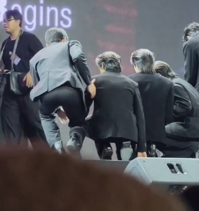 𝗔𝗡𝗜𝗫 | fairy tua worshiper tweet media