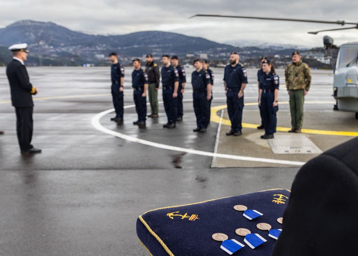 815 Naval Air Squadron tweet media