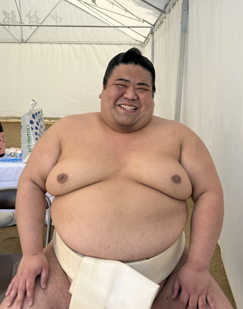 aozorasorano's tweet photo. ✨嘉陽さん✨
餅つきお疲れ様でしたー😊
ひと仕事終えた後の笑顔はよきよき😊

#中村部屋 https://t.co/HlBe6kkd63