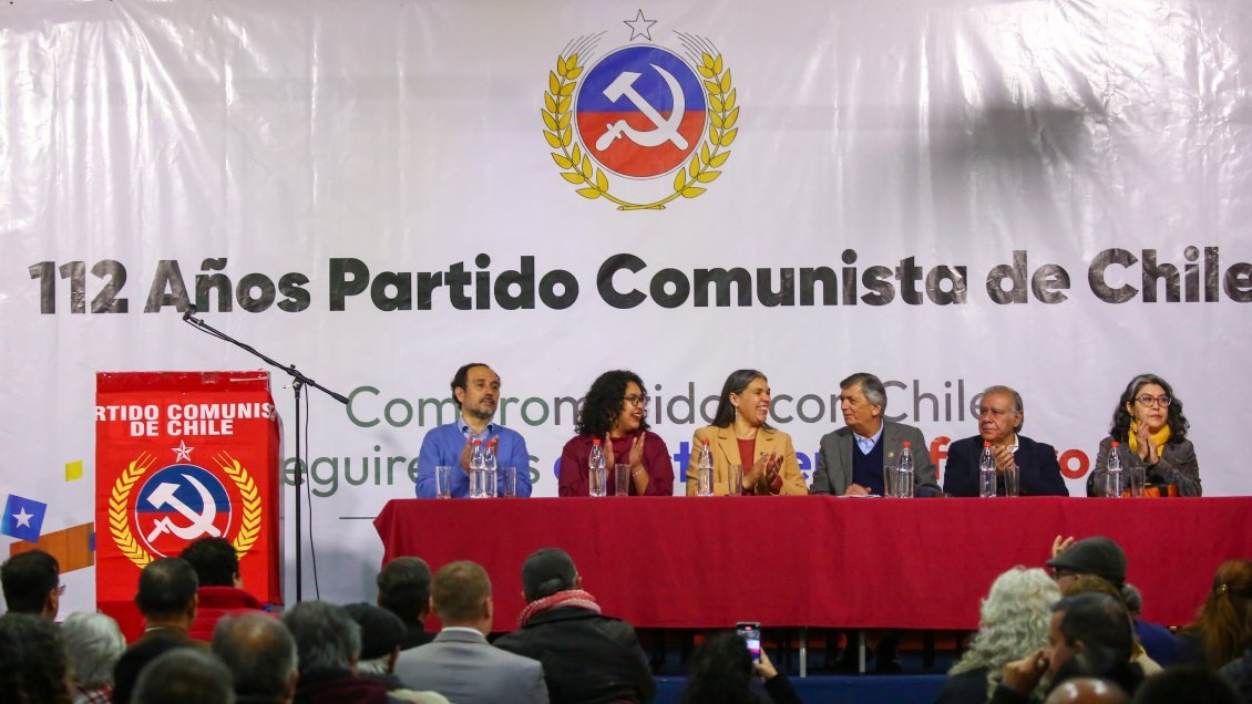 cherrAL62's tweet photo. Usaron idiotas estudiantes para destruir los liceos emblemáticos y la educación pública.
Usaron la delincuencia para el estallido social.
Usaron la ignorancia buscando cambiar la Constitución.
Usaron cargos en el Estado para destruir las instituciones y vaciar las arcas fiscales. https://t.co/HKzRwDvXeT