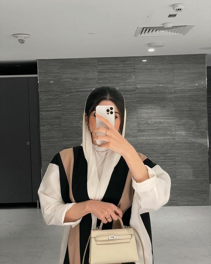 Wishing you a very happy and delightful night 💕 

GOOD NIGHT 🌃 
SLEEP WELL 😪❤️‍🩹