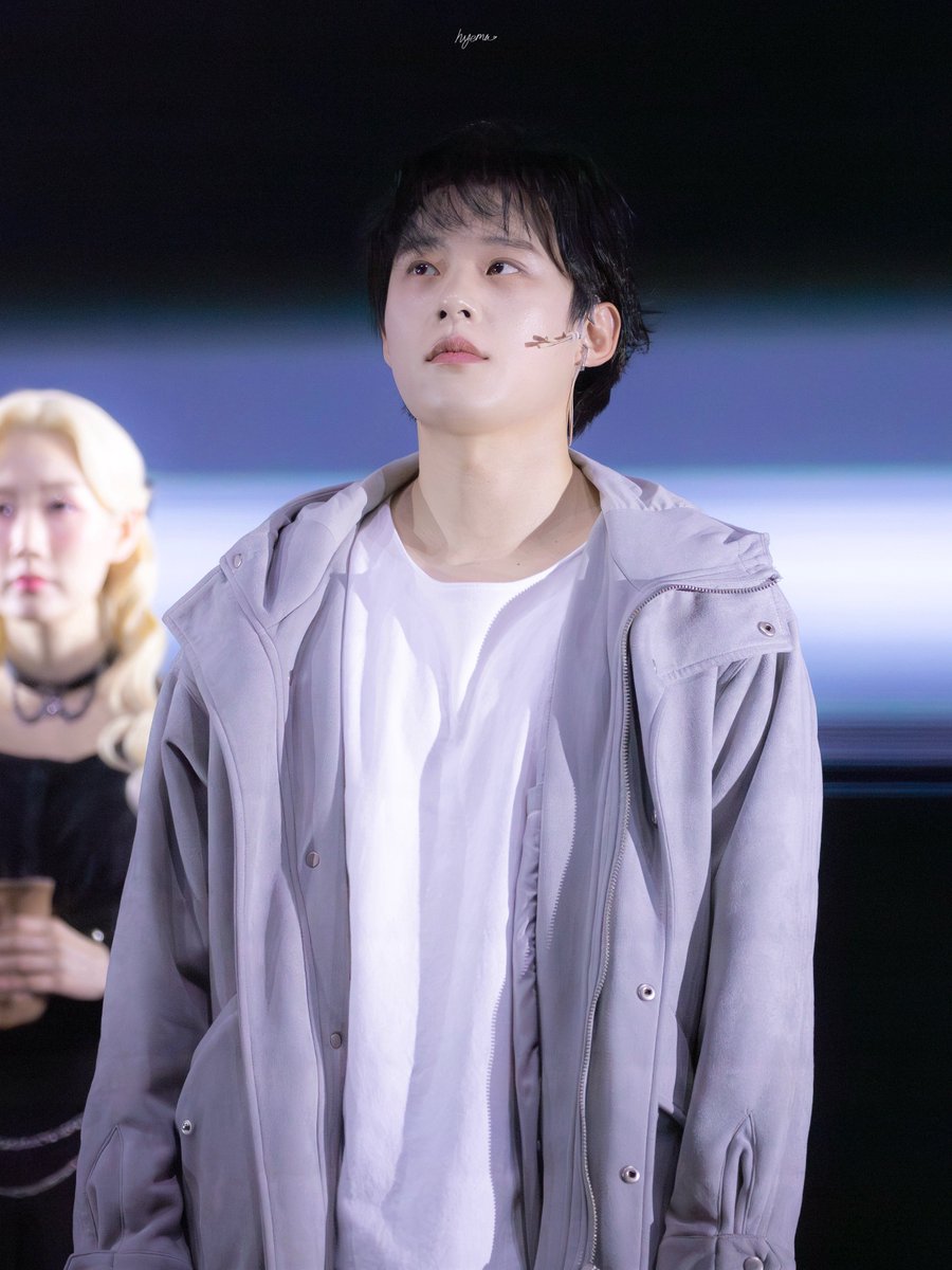 hyema_pic's tweet photo. 26.02.21 데스노트 커튼콜데이

L 役 김성철

#김성철 https://t.co/C31FieNdh6