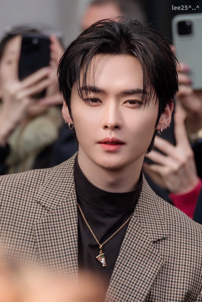 ladorokii's tweet photo. holy mother of visuals https://t.co/WZIJc3uUmK