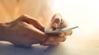 बेटी के साथ पिता की गंदी हरकत!

महाराष्ट्र के नागपुर मे एक पिता पर अपनी 8 साल की दिव्यांग और मंदबुद्धि बेटी से यौन शोषण का आरोप है। पति आपत्तिजनक बर्ताव करके बेटी को गंदी वीडियो दिखाता था, पत्नी को पता चलने पर पति के विरुद्ध थाने मे जाकर शिकायत दर्ज कराई है।
#Maharashtra #nagpur