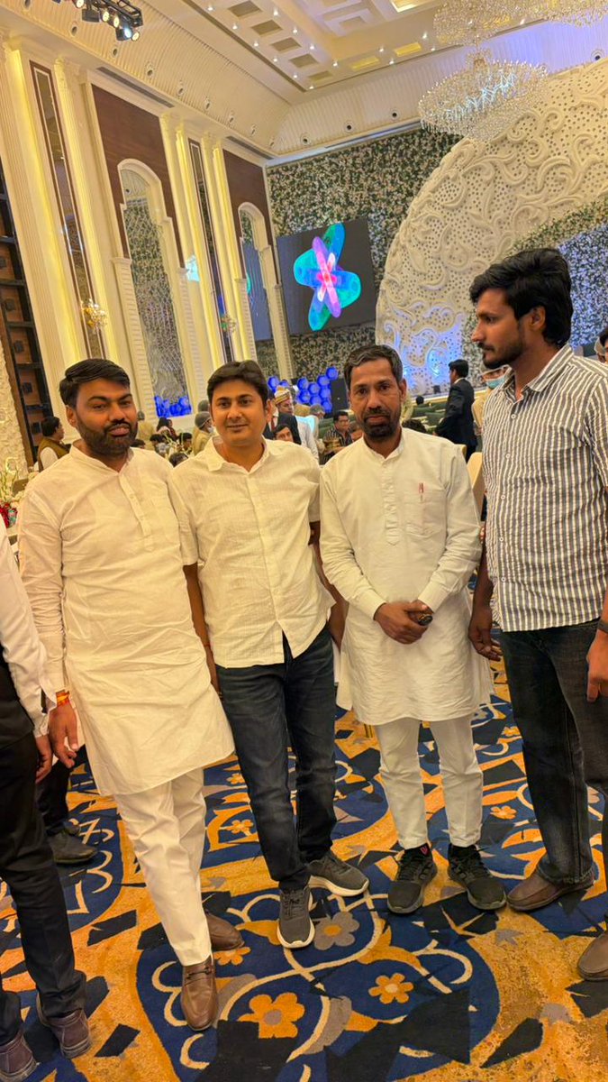 ग्रेटर नोएडा वेस्ट में उत्तर प्रदेश सरकार में माननीय ऊर्जा राज्य मंत्री <a href="/isomendratomar/">Dr. Somendra Tomar</a> जी, कार्यकर्ताओं के प्रेरणास्रोत, भाजपा गौतमबुद्ध नगर, के लोकप्रिय जिला अध्यक्ष, आदरणीय श्री <a href="/iabhishek4bjp/">Abhishek Sharma</a> जी के साथ पारिवारिक मित्र के यहां आयोजित वैवाहिक कार्यक्रम में सम्मिलित होकर परिजनों