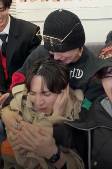 𝑁𝑒² tweet media