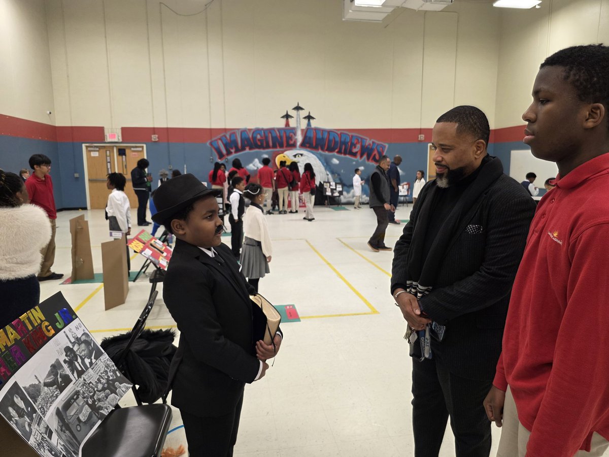 ImagineAndrews's tweet photo. Celebrating Black excellence, past and present! ✊🏾✨

Our Scholars brought history to life with their incredible Black History Month Wax Museum project; honoring leaders like Martin Luther King Jr., Rosa Parks, and Barack Obama❤️🖤💚 
#BlackHistoryMonth #WaxMuseum #FutureLeaders https://t.co/fpo7bCb0zG