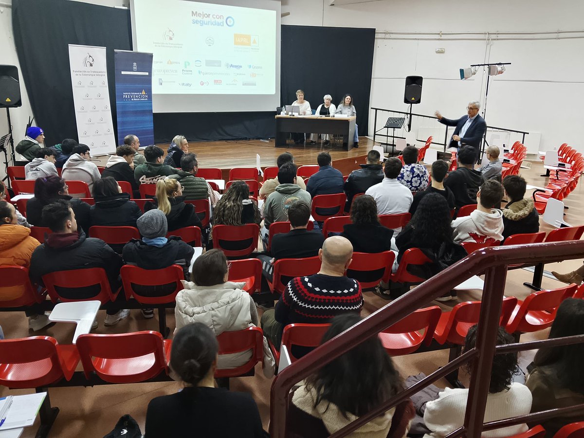 iaprl_ast tweet media