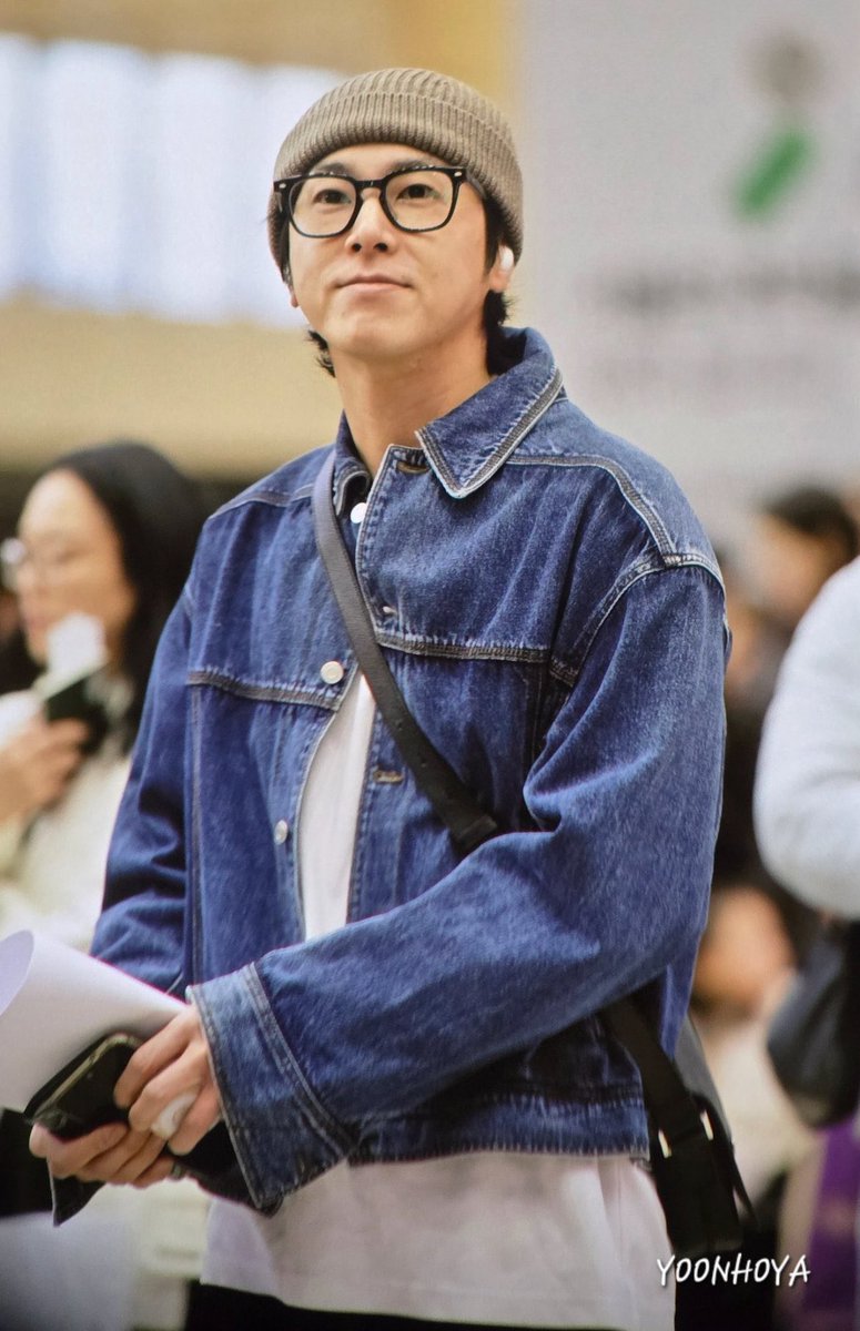 ユノ出国🇰🇷✈️ 日本にいるの？ 穏やかな表情に少しホッとする