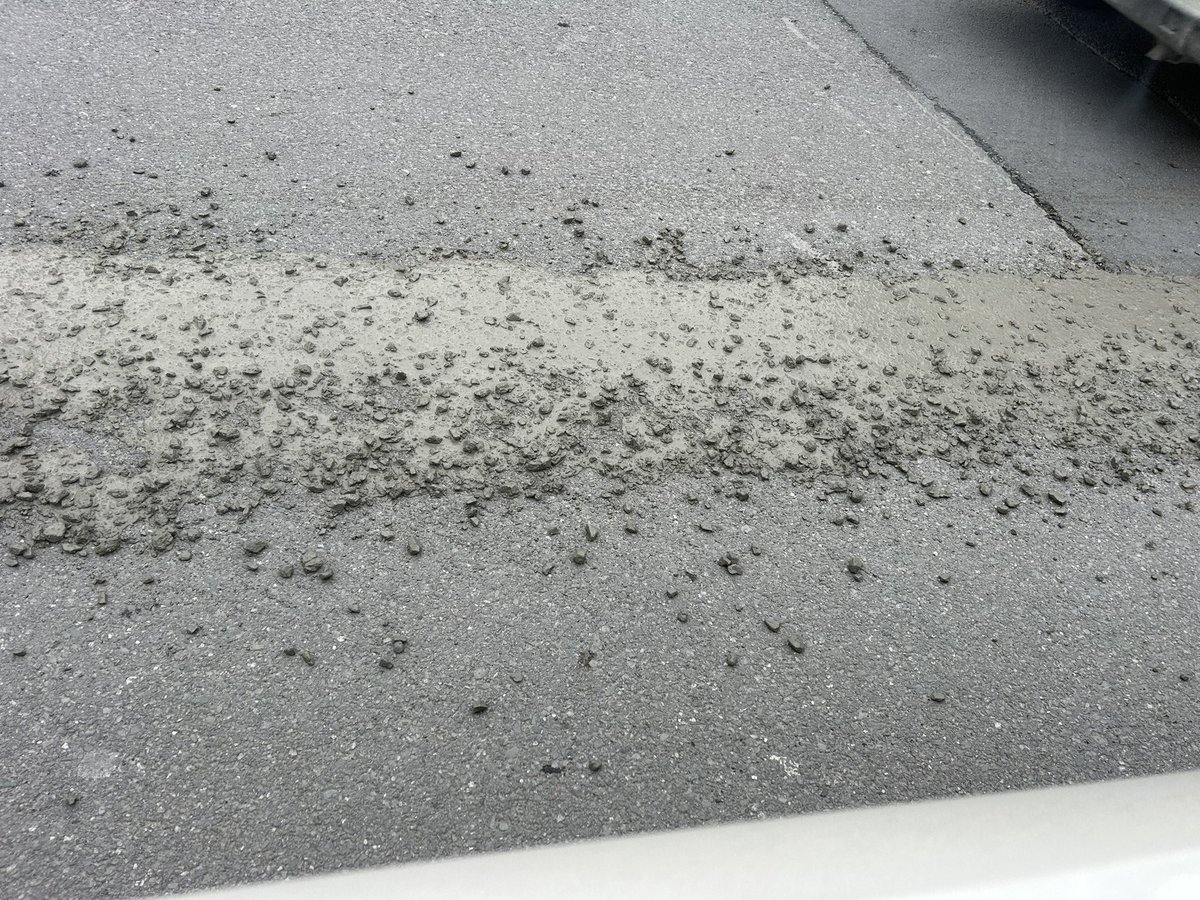 Bunun bir cezası felan yok mu arkadaş ? Her taraf beton !