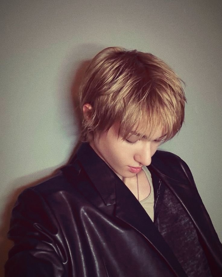 <a href="/TheForecaste/">‏ؘ</a> Ah atas bawah cantik
Huh putar badan dikit
Ah goyang tipis-tipis
Huh pamer jari lentik
Dia berani narsis karena dia tau dia eksis
Ah dia paling seksi jadi dikit-dikit dia selfie
Baby jangan waste the time
Kamu pose aku like
Kamu post aku like
Kamu my type huh kamu paling hot huh