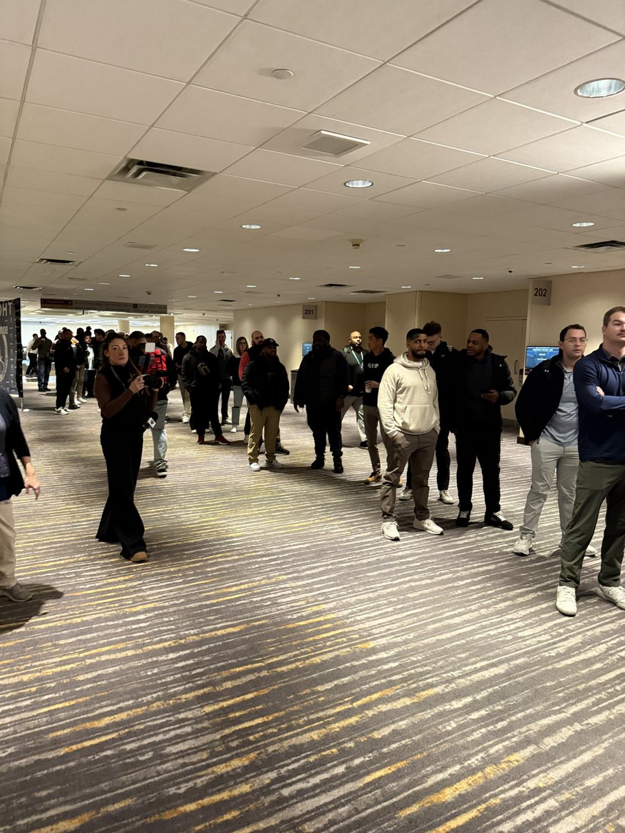 Luke Bogus tweet media