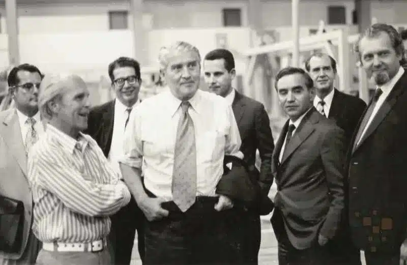 sentandoapua's tweet photo. Força Aérea Brasileira no DCTA recebe Wernher von Braun, reunião com Ozires Silva sinaliza salto aeroespacial do Brasil, novembro de 1972 - Defesa TV - https://t.co/fq691Xp7wG

#Aviação #Embraer #OziresSilva #NASA #DCTA #HistóriaMilitar #SentandoAPua https://t.co/K7dvLLWhVz